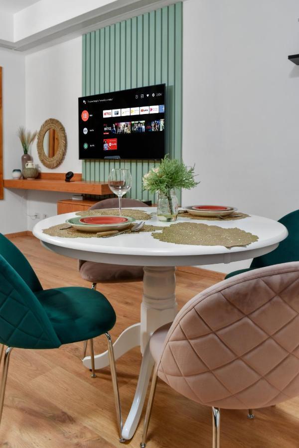 The Flower Clabucet Studio Predeal Luaran gambar